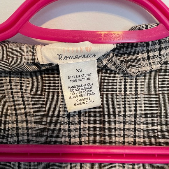 Plaid Shawl / Top - Picture 3 of 3